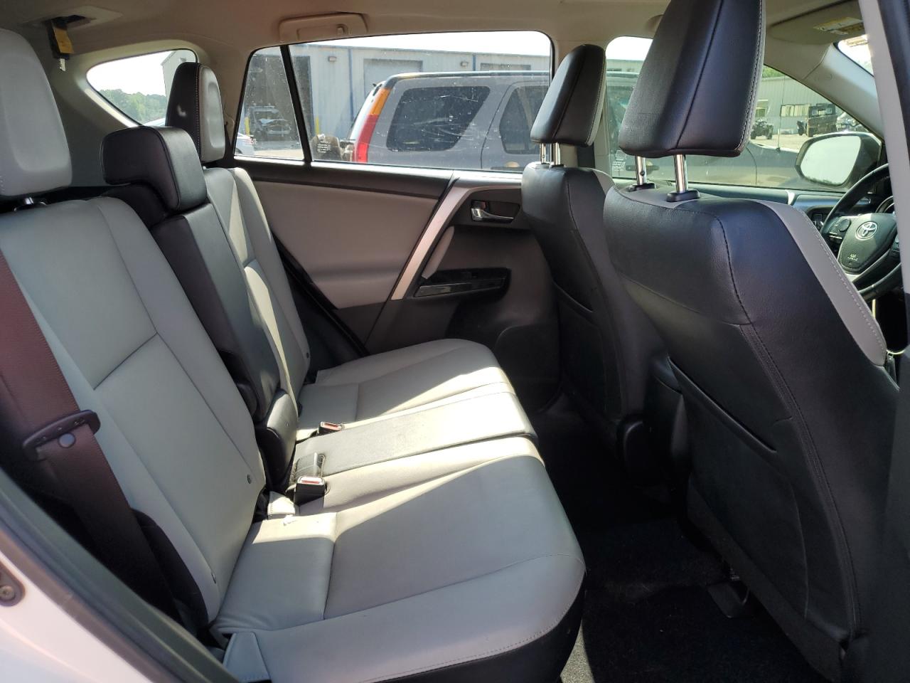 2018 Toyota Rav4 Limited VIN: JTMYFREV0JJ199895 Lot: 62544525