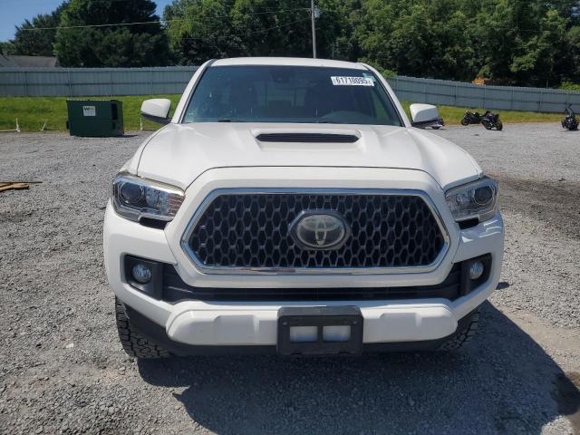  TOYOTA TACOMA 2019 Белы