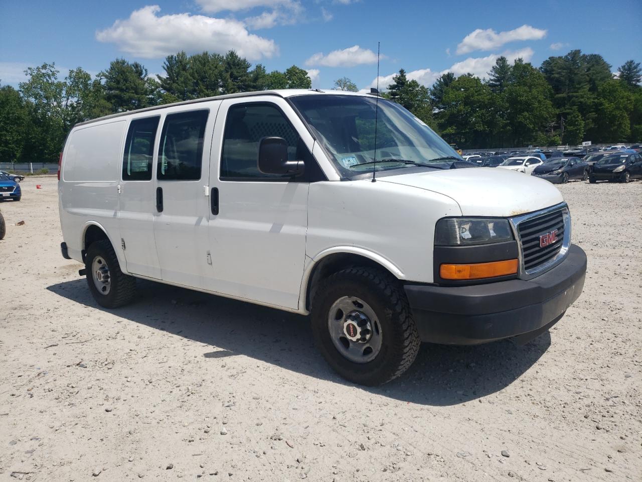 2016 GMC Savana - Image 4