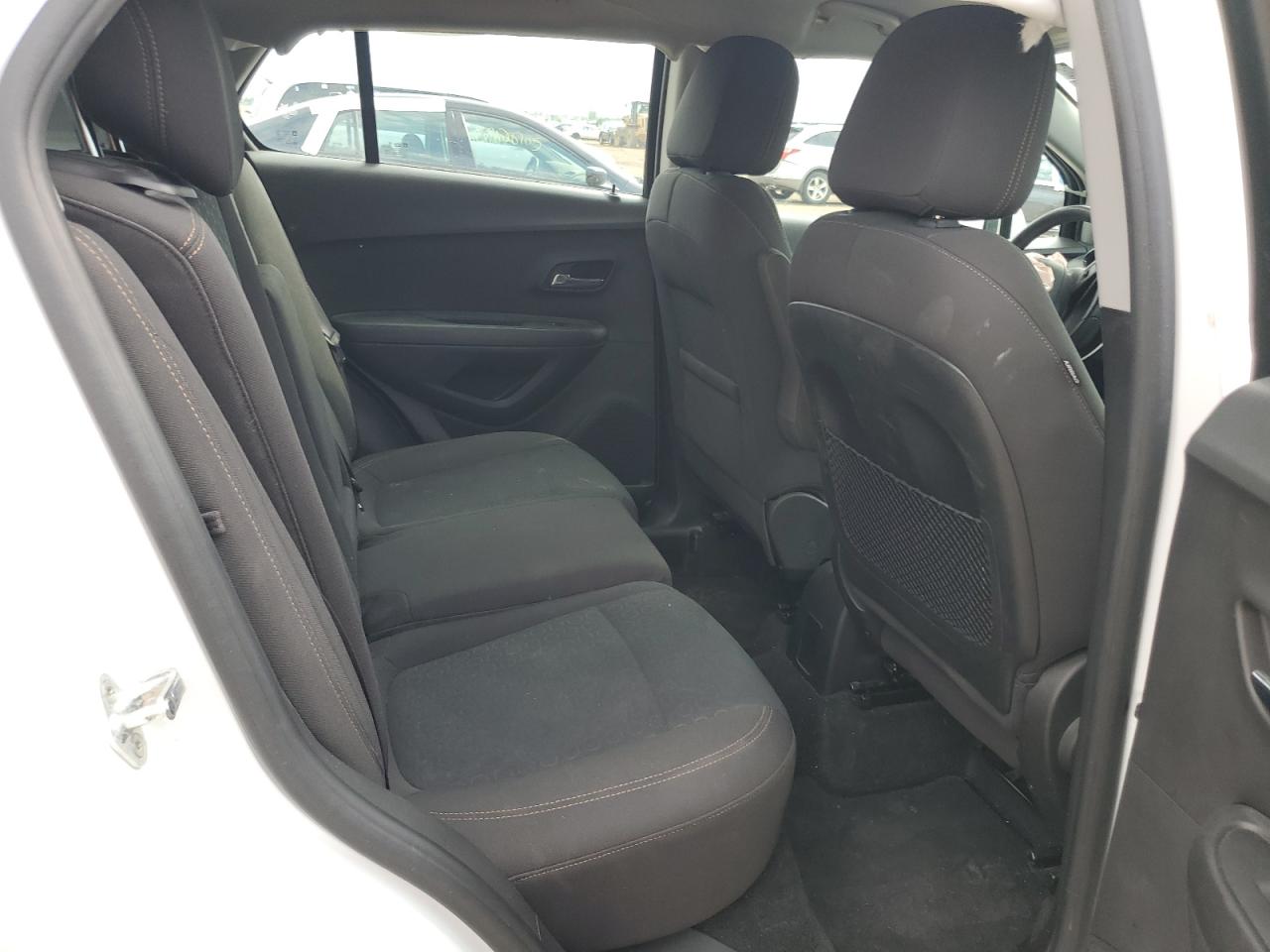 KL7CJKSB2JB646745 CHEVROLET TRAX 2018