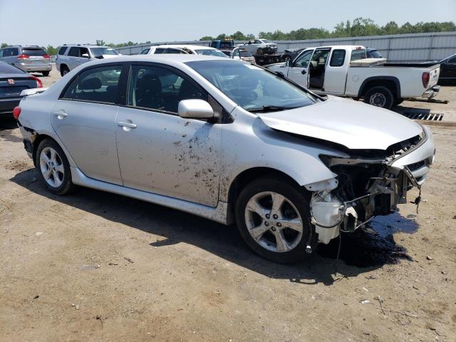 Sedans TOYOTA COROLLA 2013 Srebrny