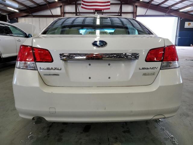 Sedans SUBARU LEGACY 2013 Biały