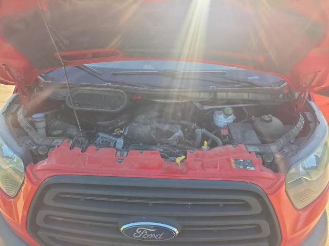 Vans FORD TRANSIT 2016 Czerwony