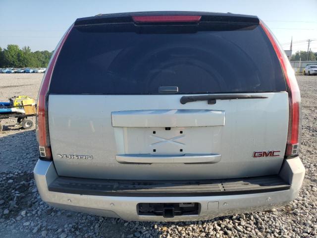 Паркетники GMC YUKON 2013 Сріблястий