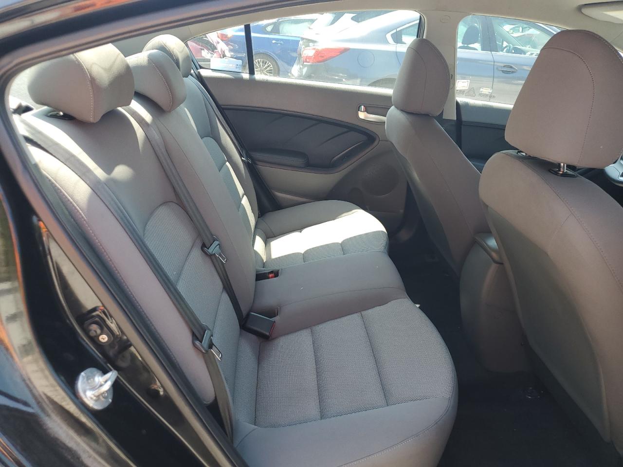 KIA FORTE 2017 VIN 3KPFK4A71HE066146 фото 10