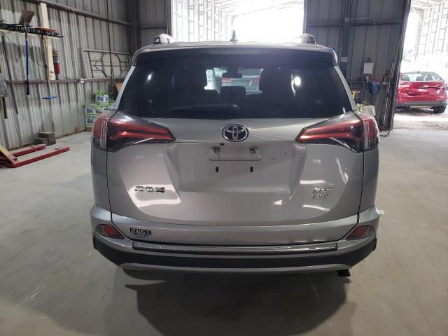  TOYOTA RAV4 2018 Srebrny