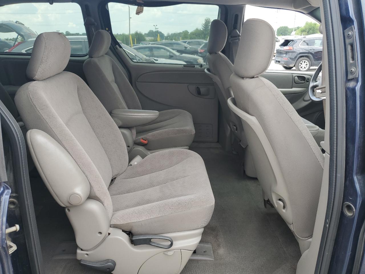 2003 Dodge Grand Caravan Sport VIN: 2D4GP443X3R281601 Lot: 61799035