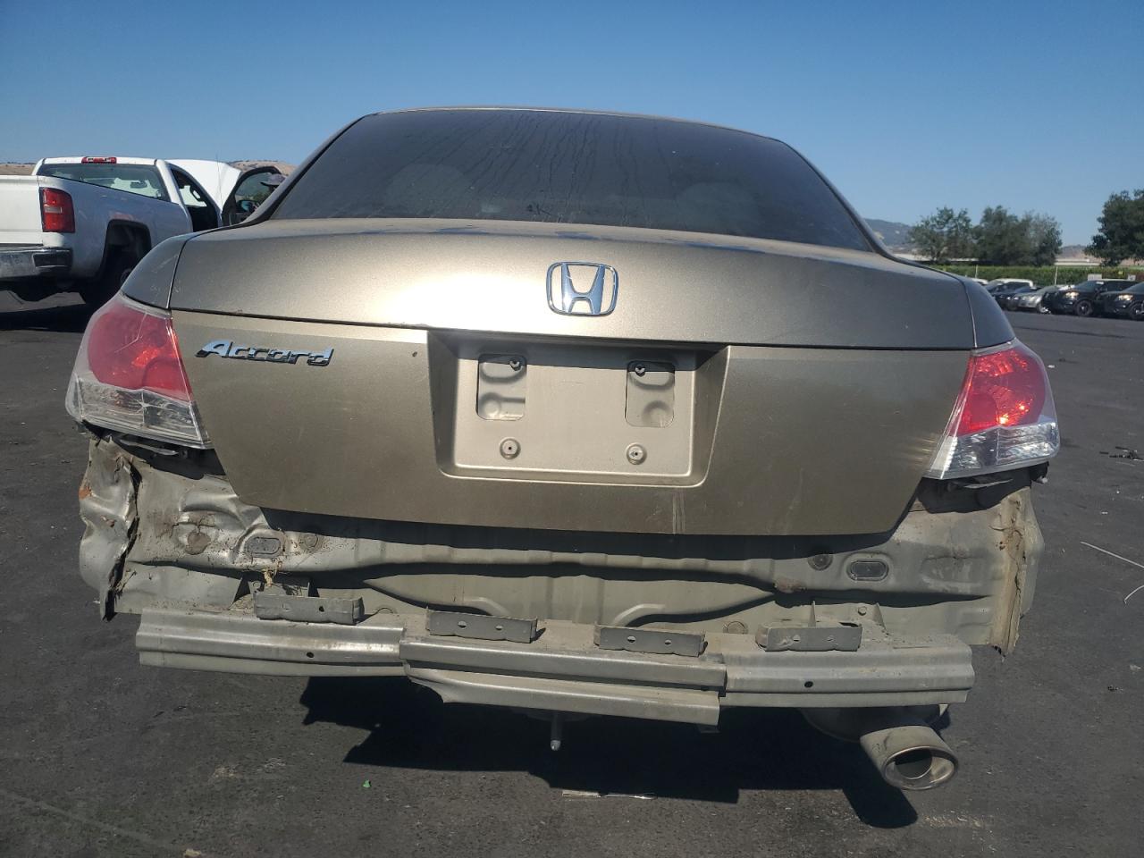 2010 Honda Accord Lxp VIN: 1HGCP2F48AA154192 Lot: 62785375