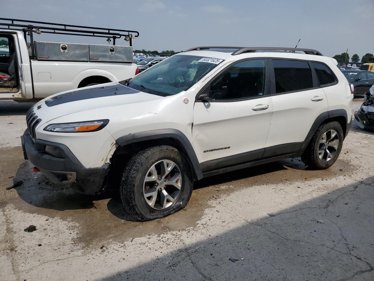 Sikeston, MO에서 판매 중인 2015 Jeep Cherokee Trailhawk - Side