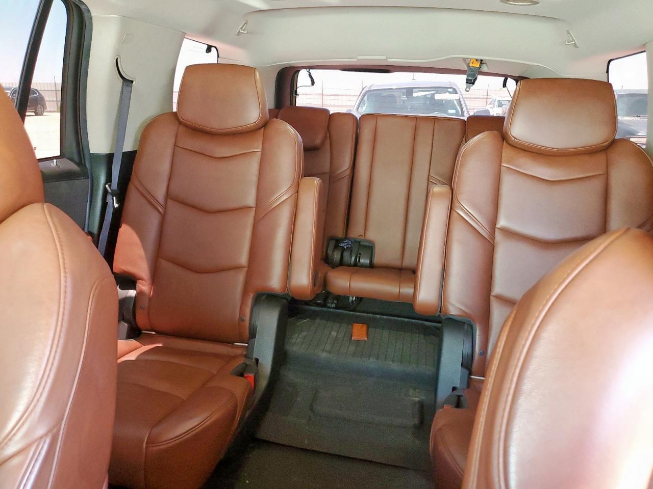 2018 Cadillac Escalade Premium Luxury VIN: 1GYS4CKJ0JR110011 Lot: 60638005