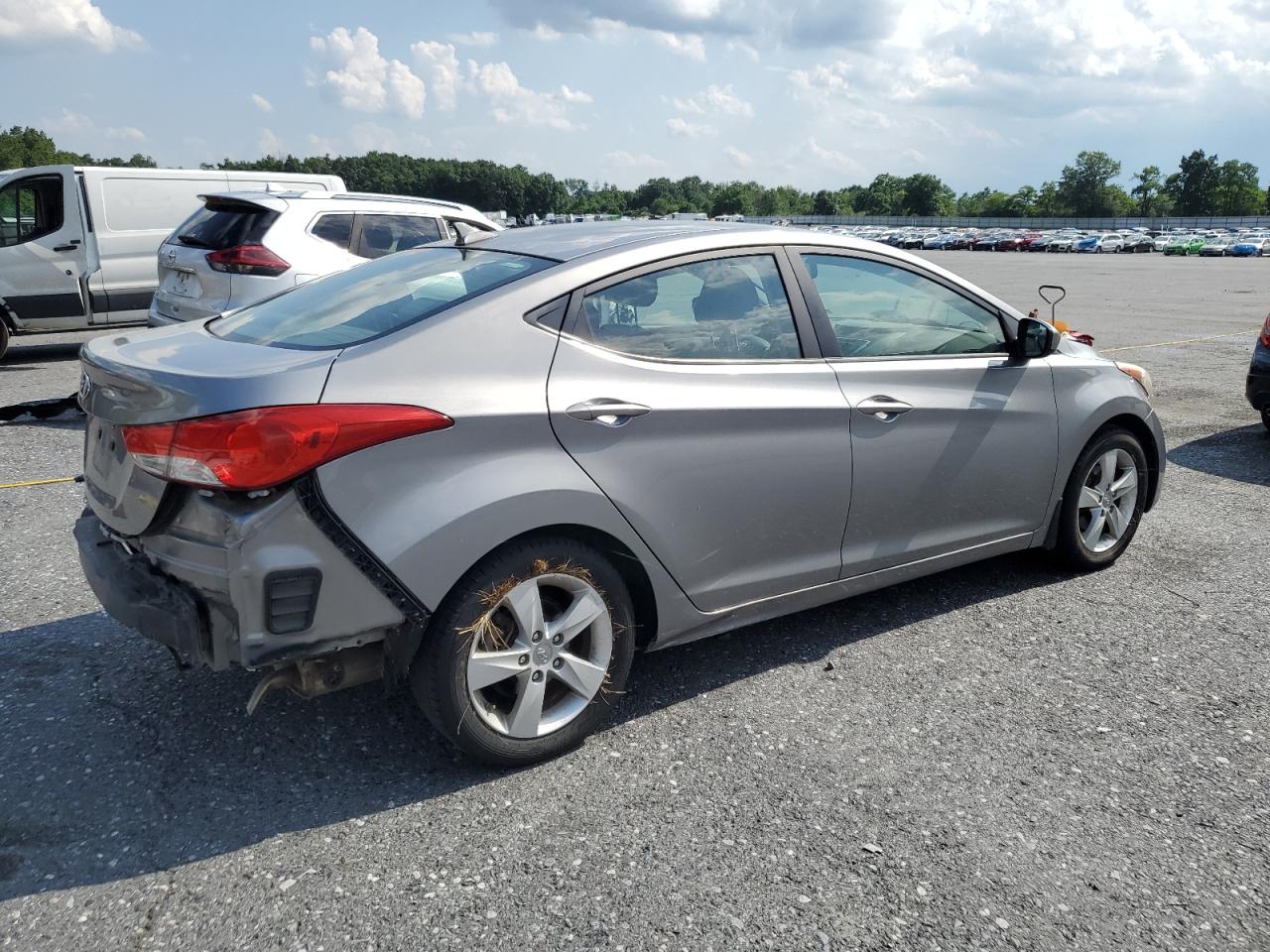 HYUNDAI ELANTRA 2012 VIN KMHDH4AE6CU379560 фото 3