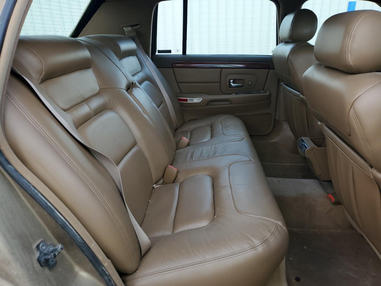 1998 Cadillac Deville VIN: 1G6KD54Y2WU710242 Lot: 61771435
