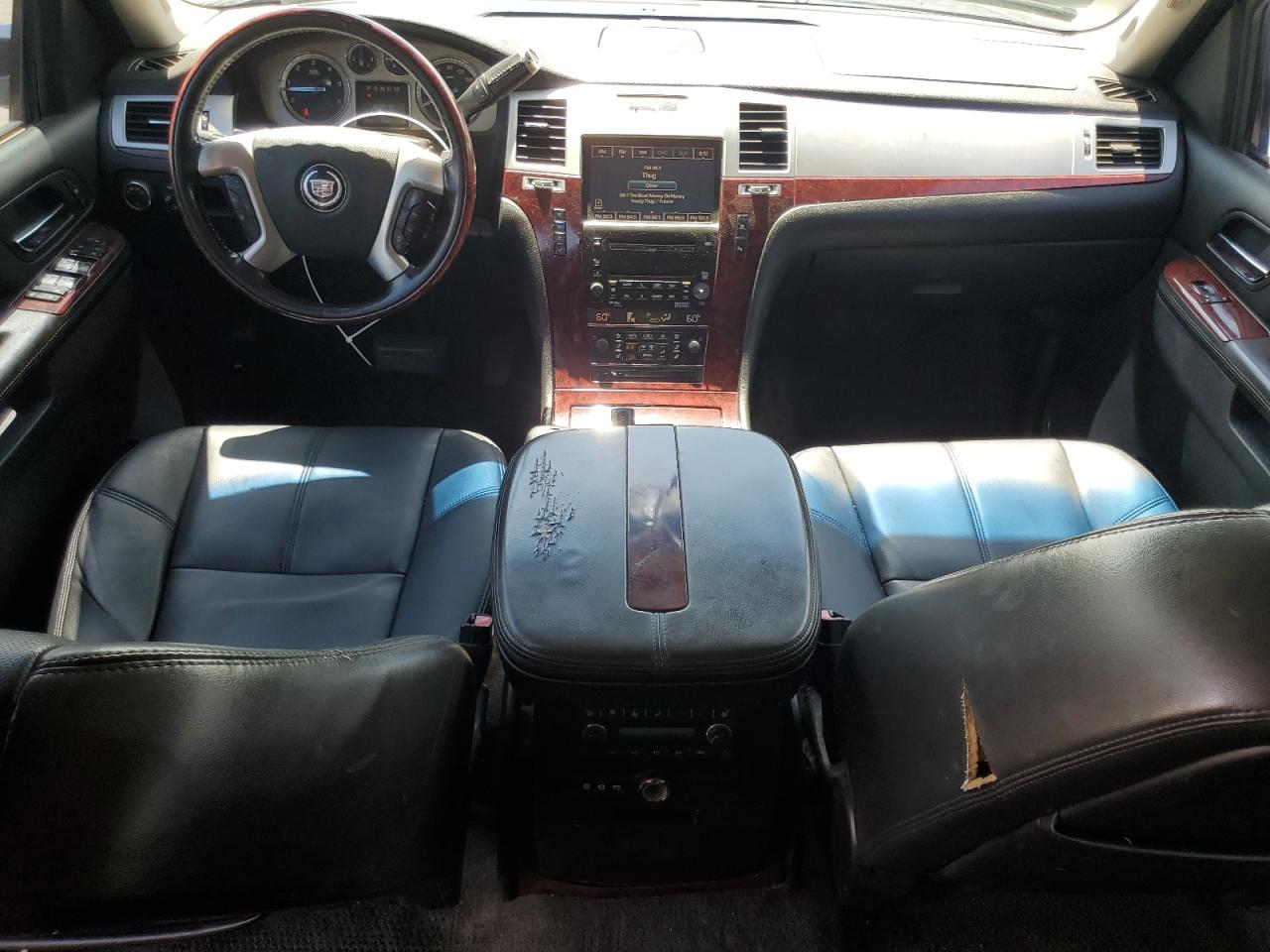 2010 Cadillac Escalade Luxury VIN: 1GYUCBEF2AR149731 Lot: 61175935