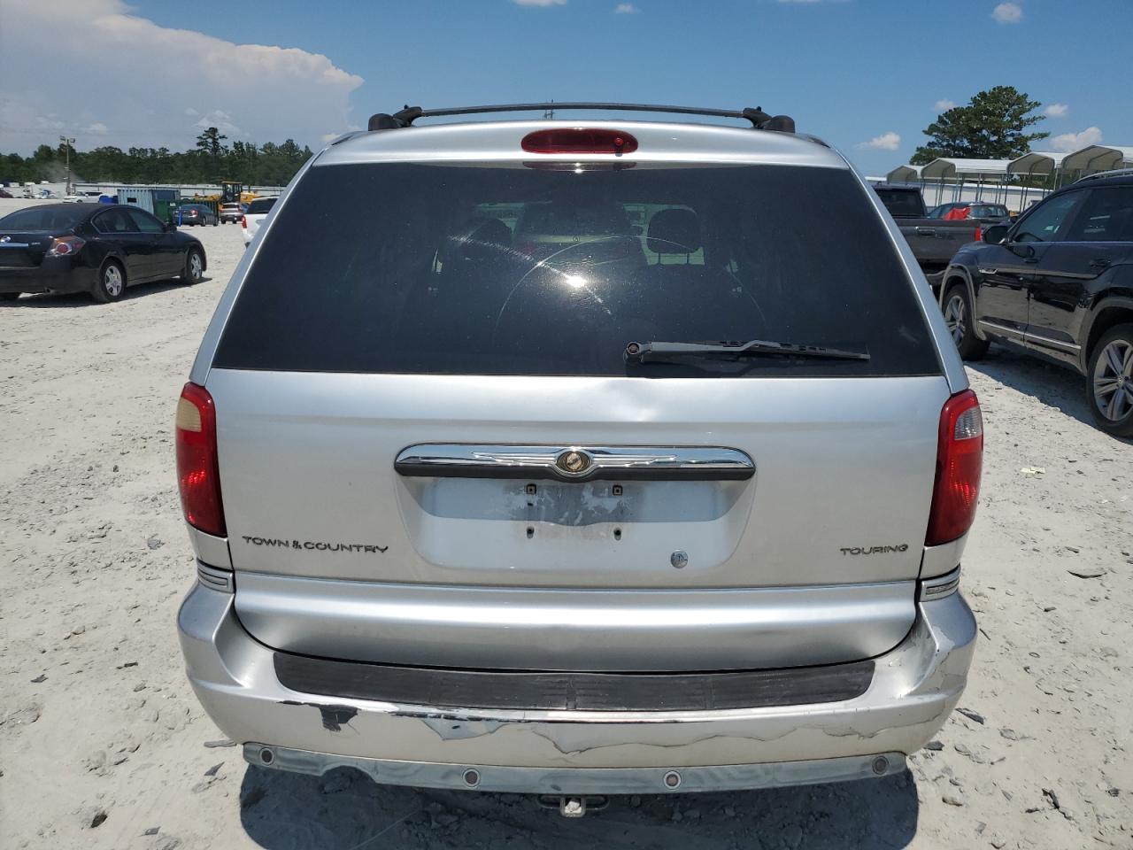 2005 Chrysler Town & Country Touring VIN: 2C4GP54L15R399381 Lot: 62511455