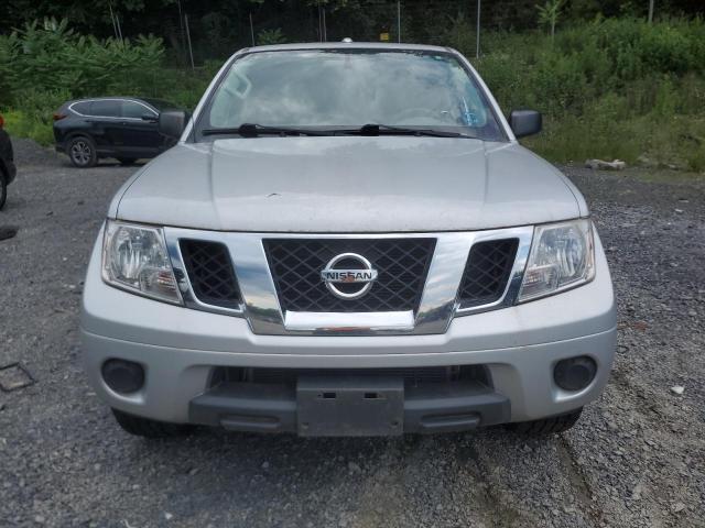  NISSAN FRONTIER 2017 Srebrny