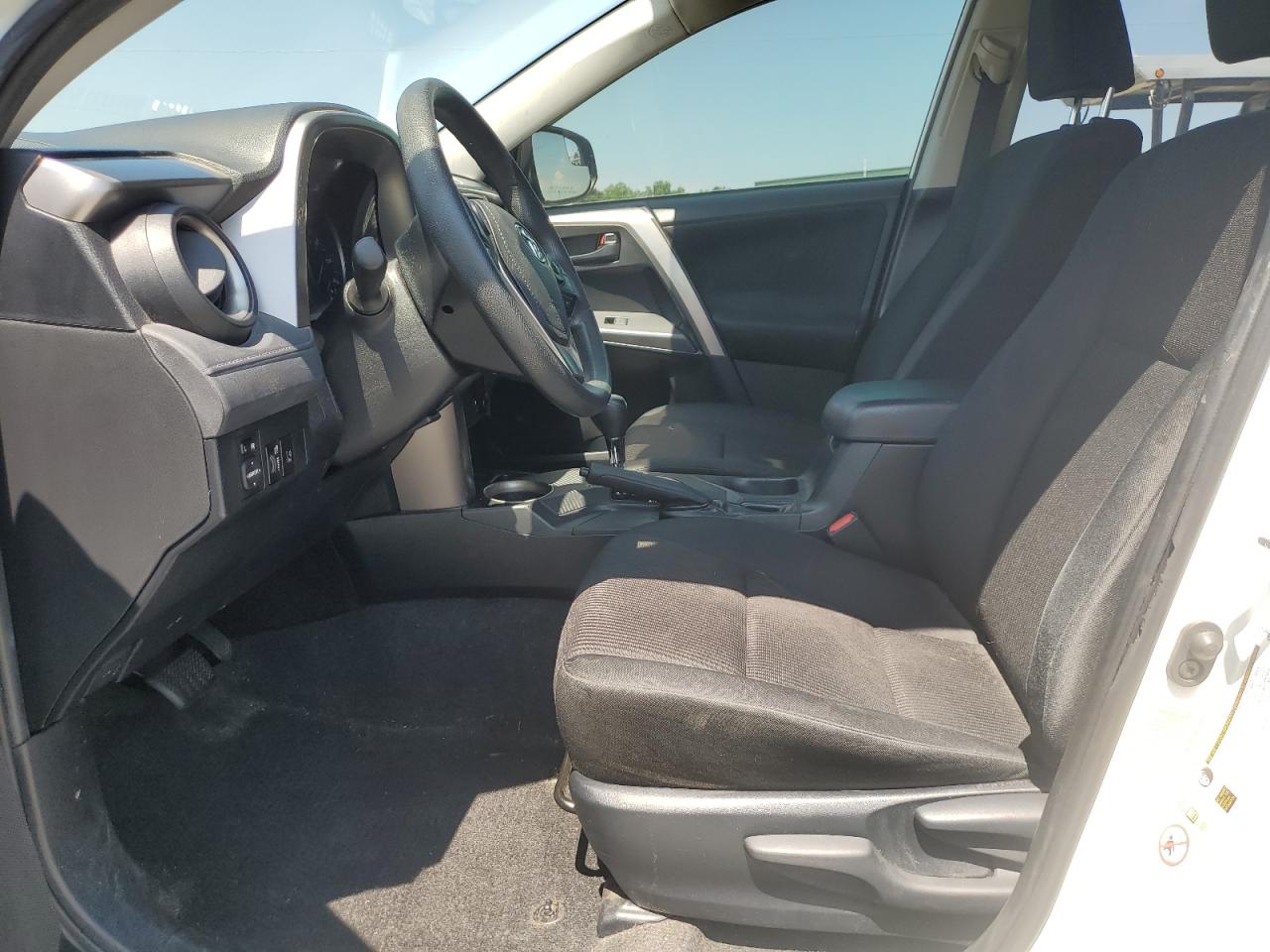 2017 Toyota Rav4 Le VIN: JTMZFREV8HJ138776 Lot: 62880175
