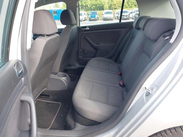 2006 VOLKSWAGEN GOLF S AUT