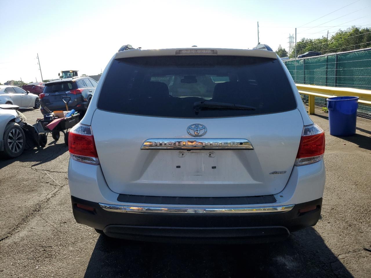 2011 Toyota Highlander Base VIN: 5TDBK3EH7BS064295 Lot: 60640335