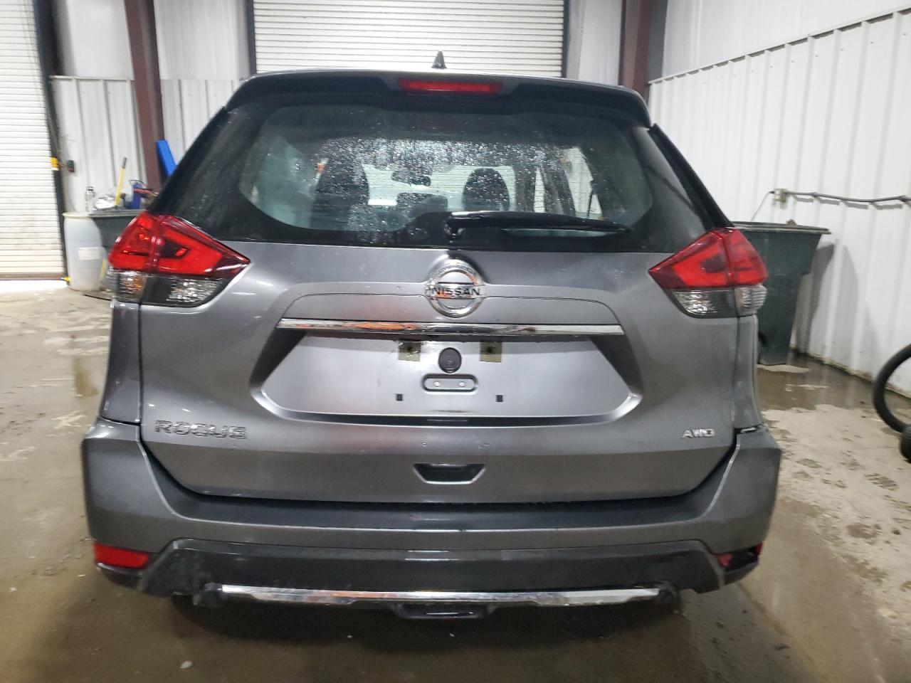 KNMAT2MV8HP551180 NISSAN ROGUE 2017