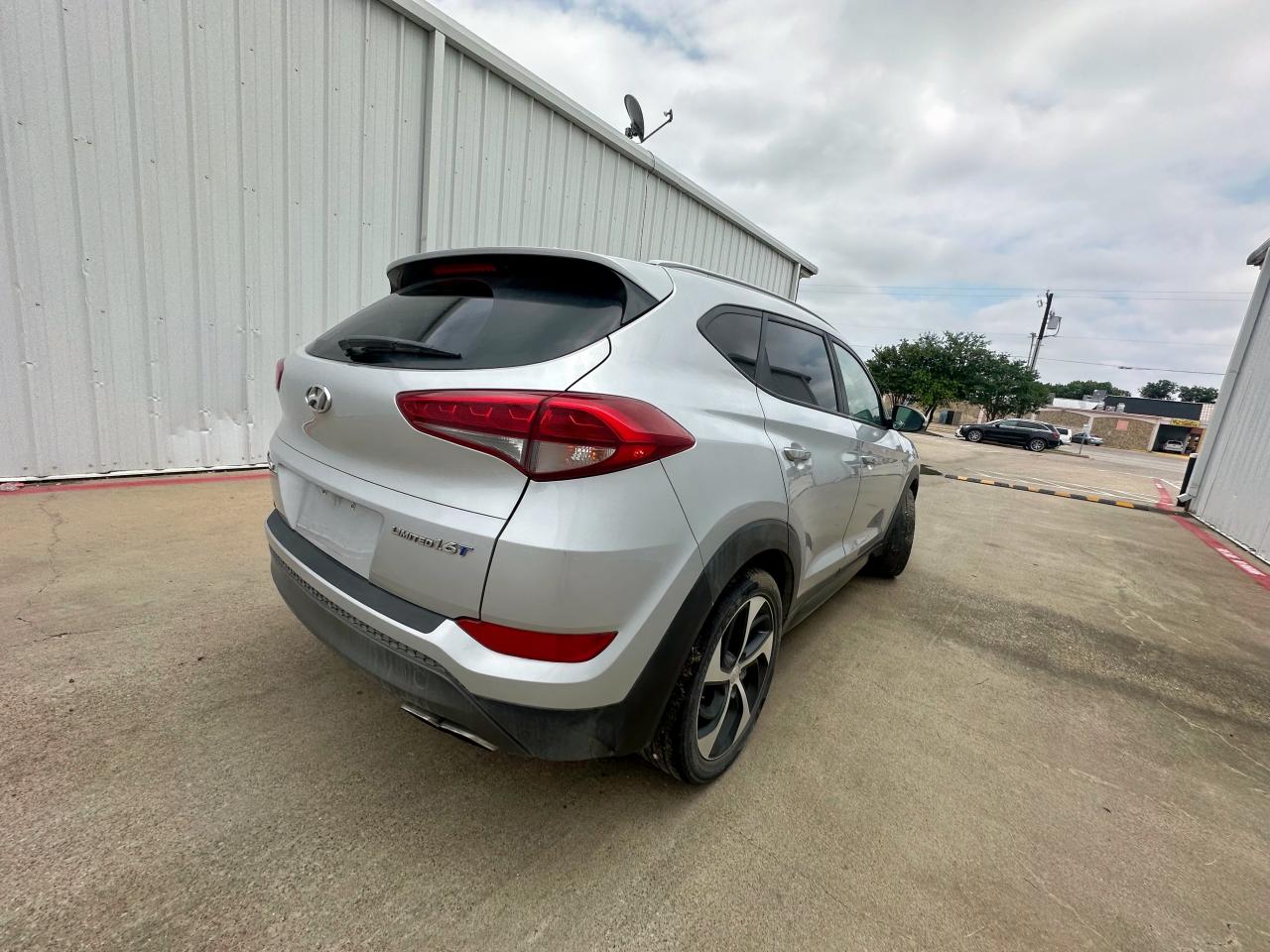 KM8J33A22GU154995 HYUNDAI TUCSON 2016