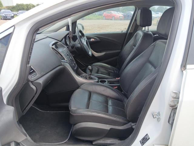 2011 VAUXHALL ASTRA ELIT