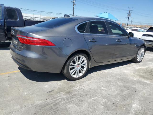 Sedans JAGUAR XF 2017 Gray