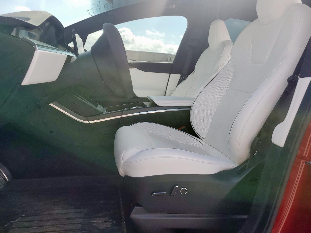 2023 Tesla Model X VIN: 7SAXCBE60PF418443 Lot: 62032885