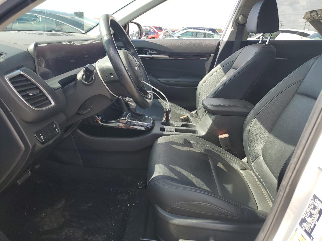 2024 Kia Seltos Sx VIN: KNDETCA77R7520565 Lot: 62611885