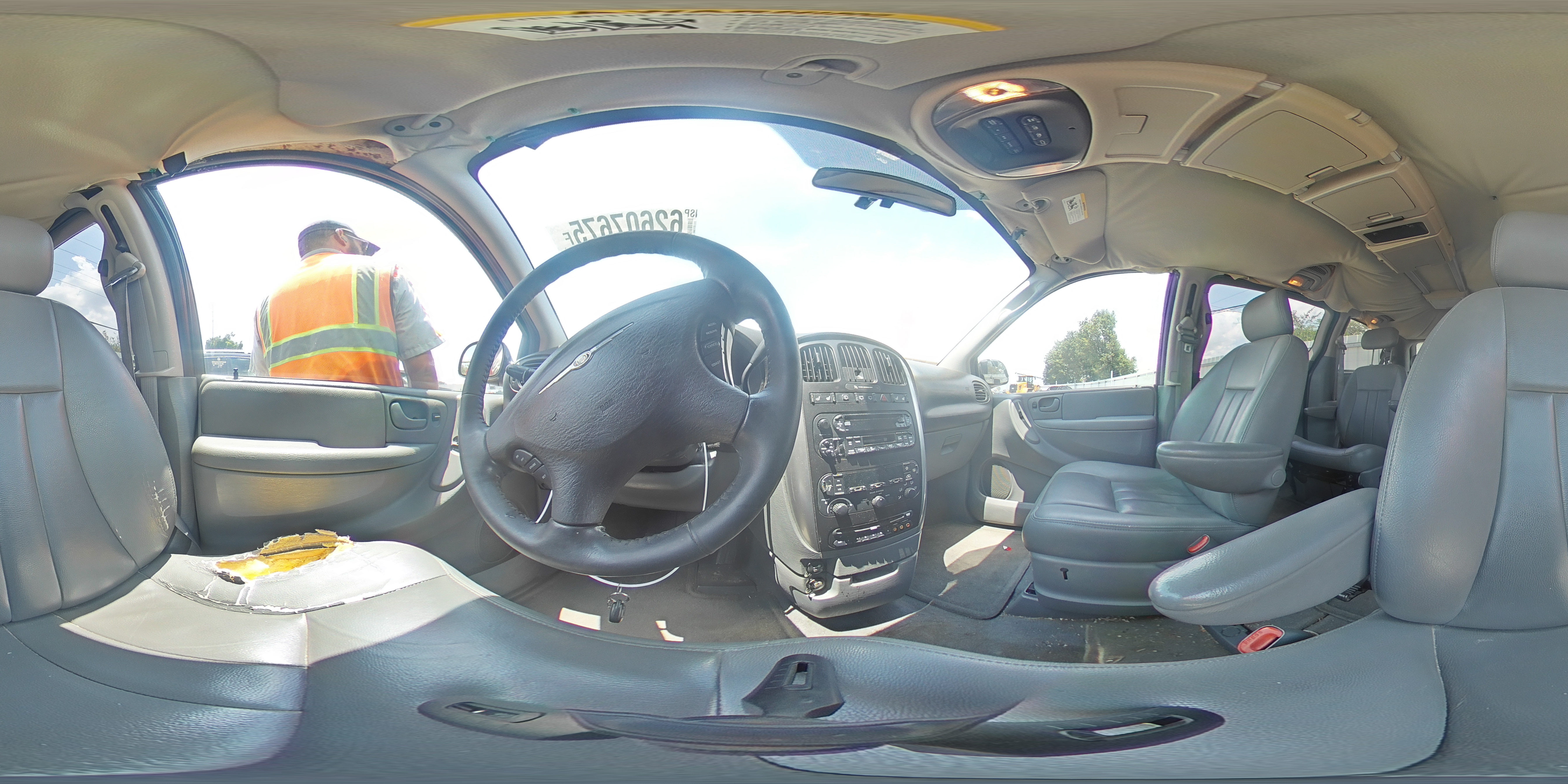 2005 Chrysler Town & Country Touring VIN: 2C4GP54LX5R559225 Lot: 62607675