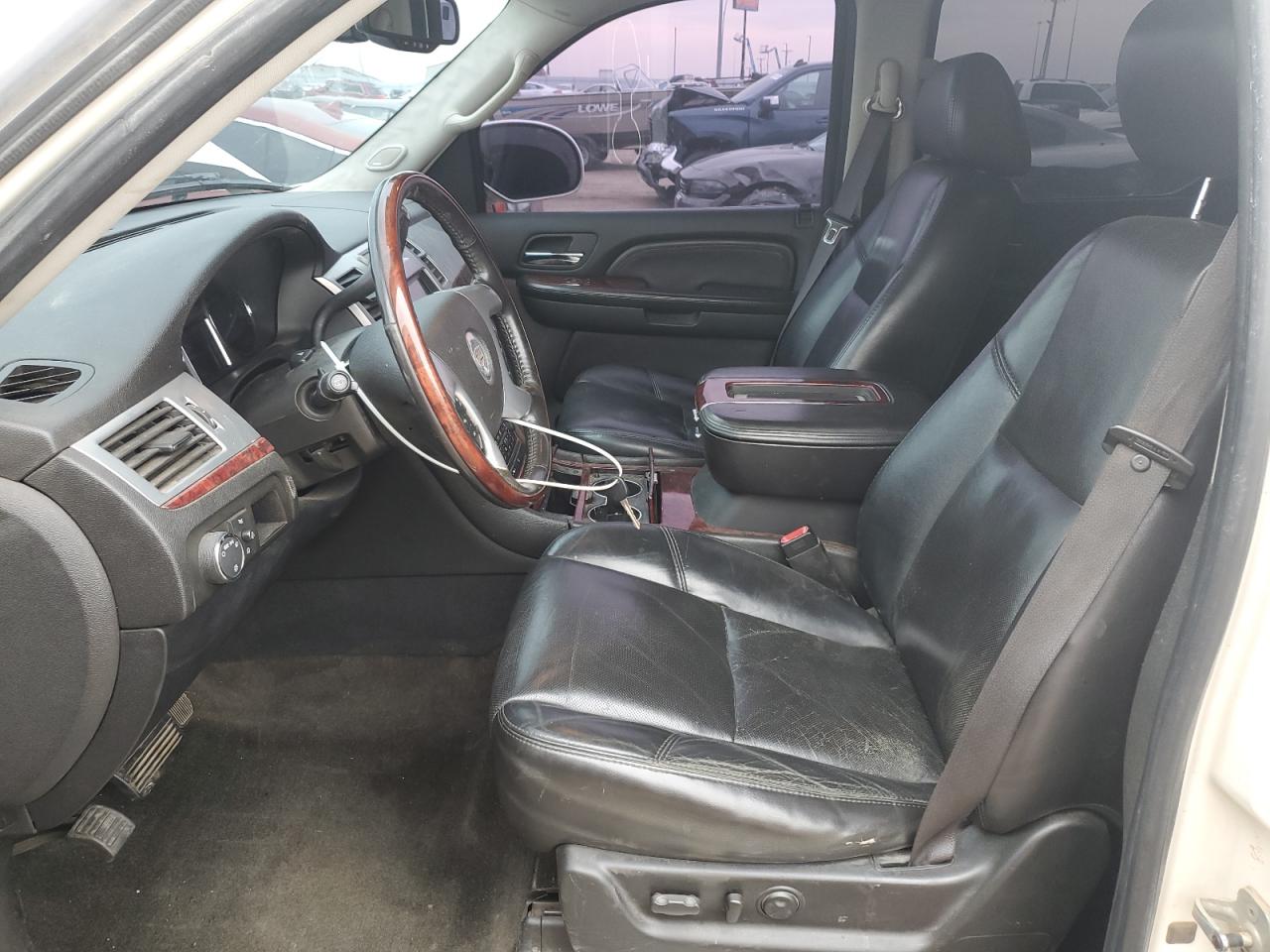 2007 Cadillac Escalade Luxury VIN: 1GYFK63857R359305 Lot: 59793035