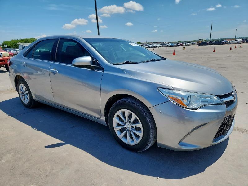 Sedans TOYOTA CAMRY 2015 Szary