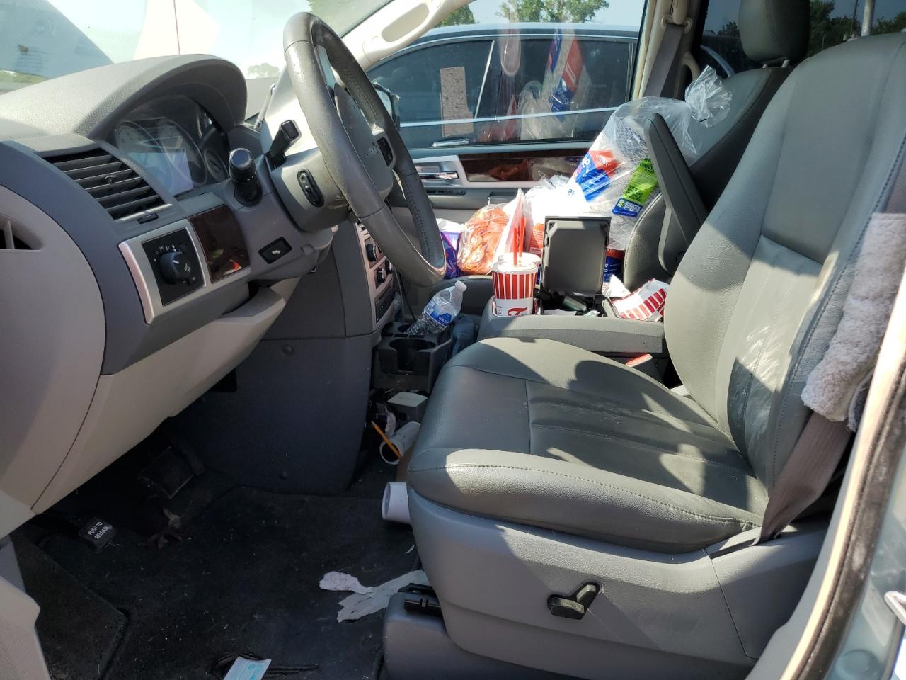 2010 Chrysler Town & Country Touring VIN: 2A4RR5DX7AR230038 Lot: 60283285