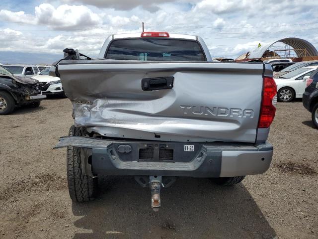  TOYOTA TUNDRA 2018 Srebrny
