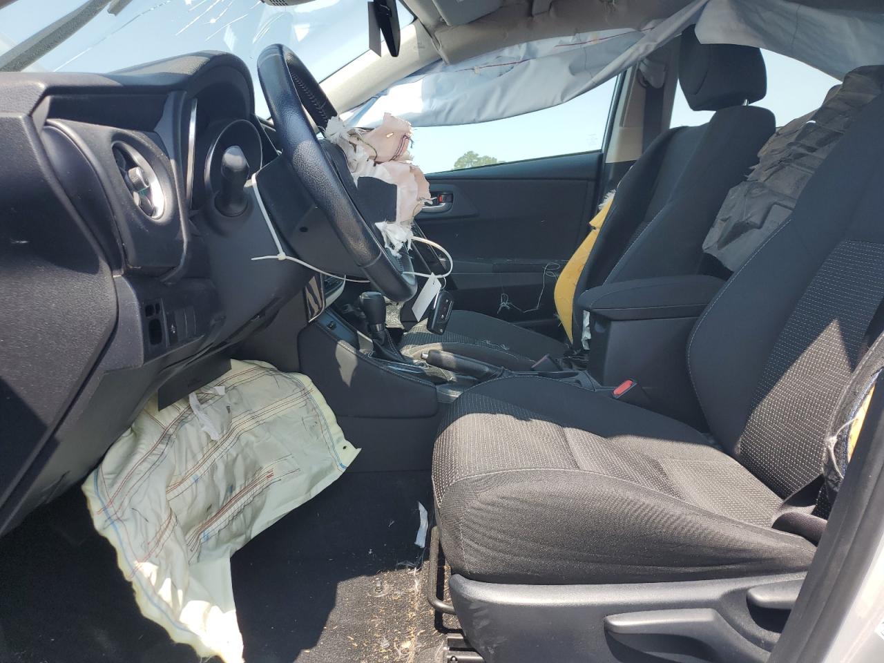 JTNKARJE9JJ563964 TOYOTA COROLLA 2018