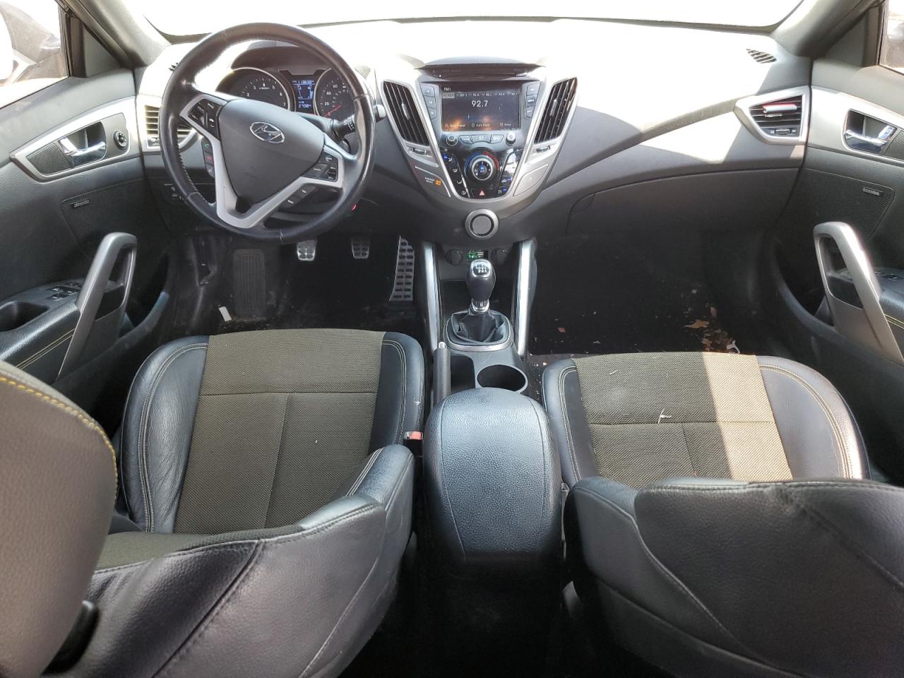 2016 Hyundai Veloster VIN: KMHTC6AD7GU256806 Lot: 61082055