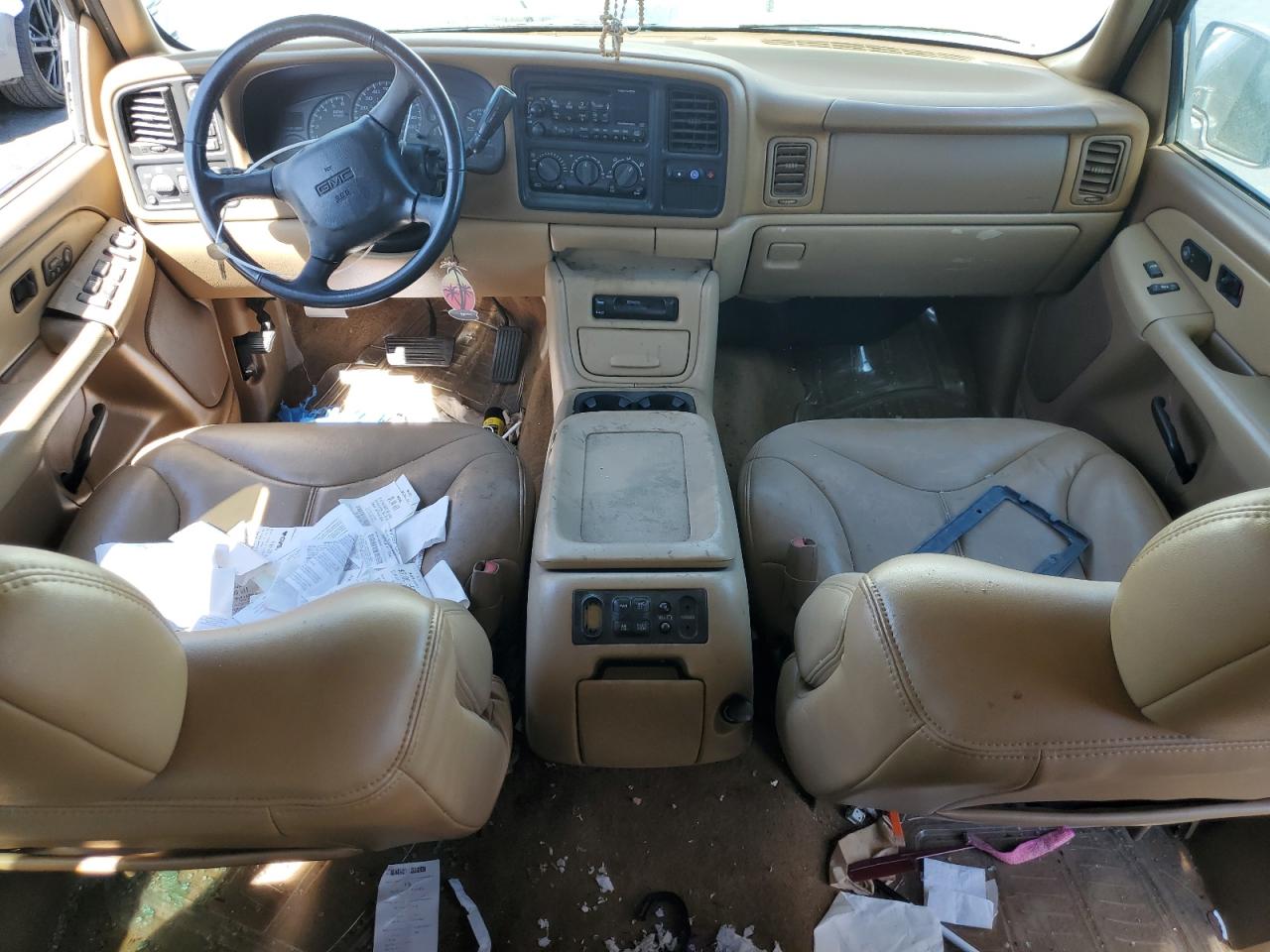 2000 GMC Yukon Xl K1500 VIN: 3GKFK16T8YG124735 Lot: 62940885