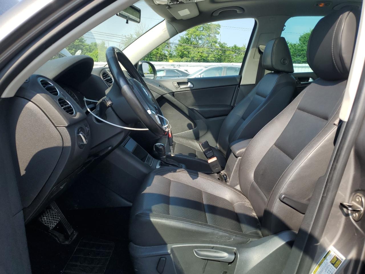 2011 Volkswagen Tiguan S VIN: WVGBV7AX1BW522002 Lot: 62348525