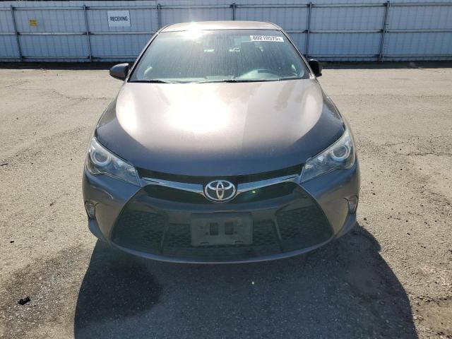  TOYOTA CAMRY 2015 Szary