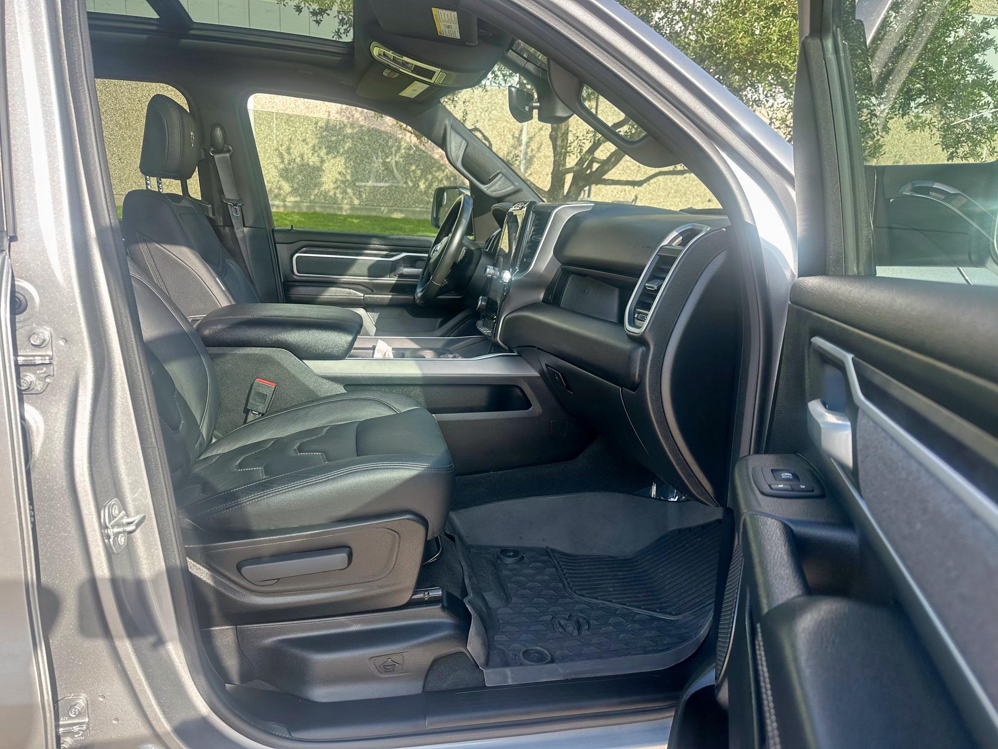  RAM 1500 2022 Srebrny