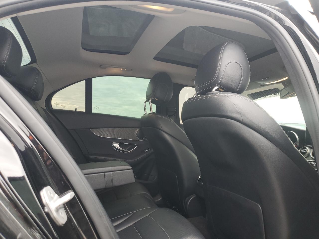 2016 Mercedes-Benz C 300 VIN: 55SWF4JBXGU139725 Lot: 62741895
