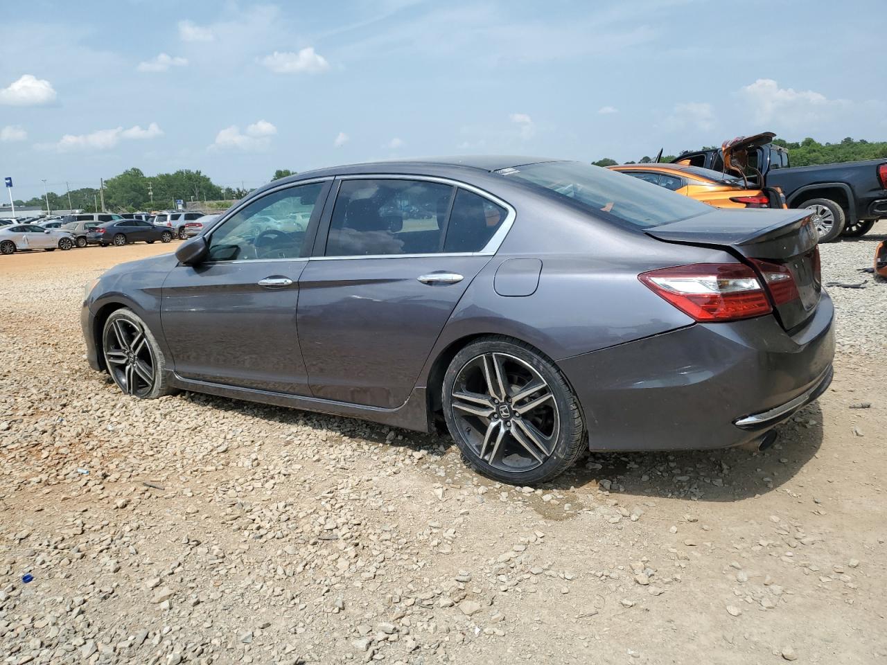 1HGCR2F65HA072023 HONDA ACCORD 2017
