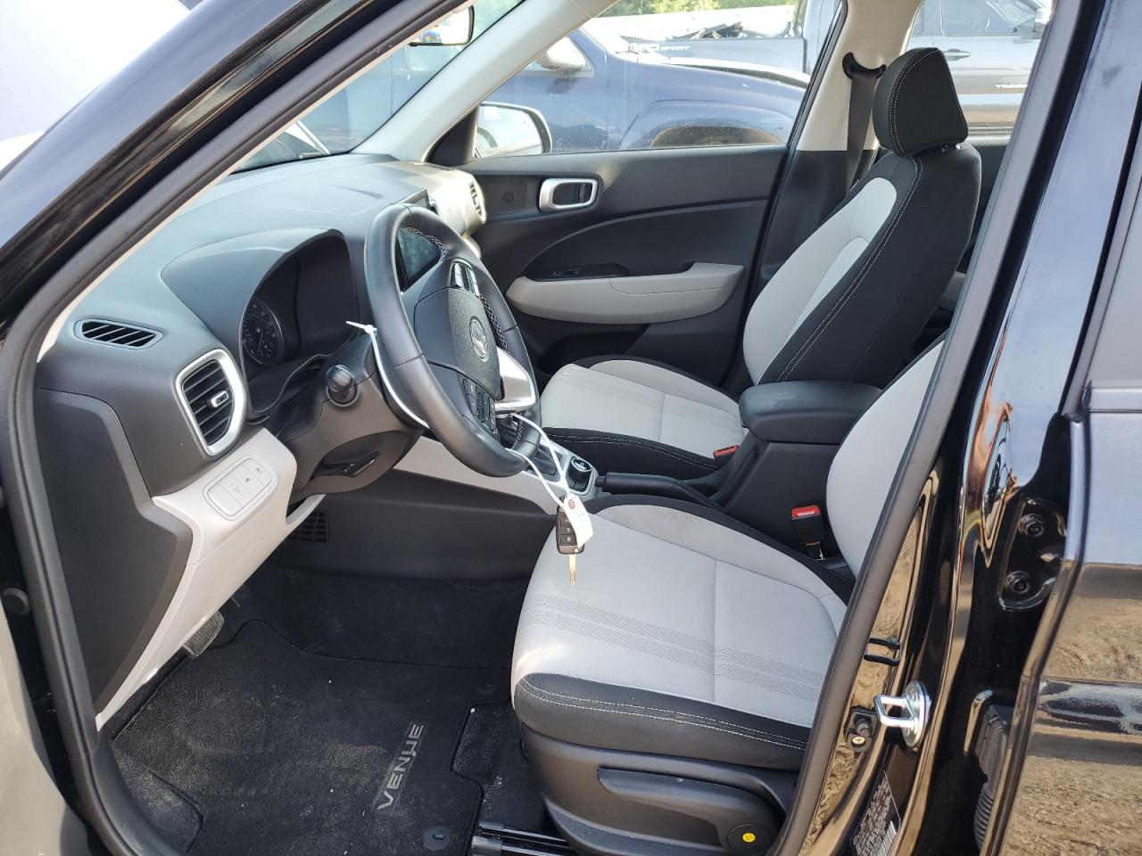 2022 Hyundai Venue Sel VIN: KMHRC8A35NU162305 Lot: 62303475