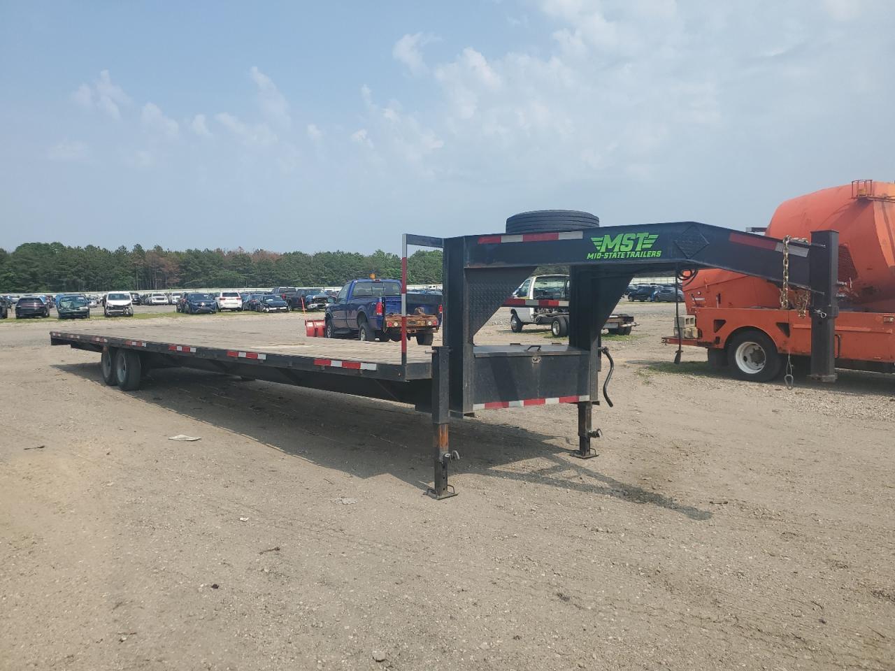 2024 Mid State Flatbed Trailer for Sale in Brookhaven, NY - Minor Dent/Scratches