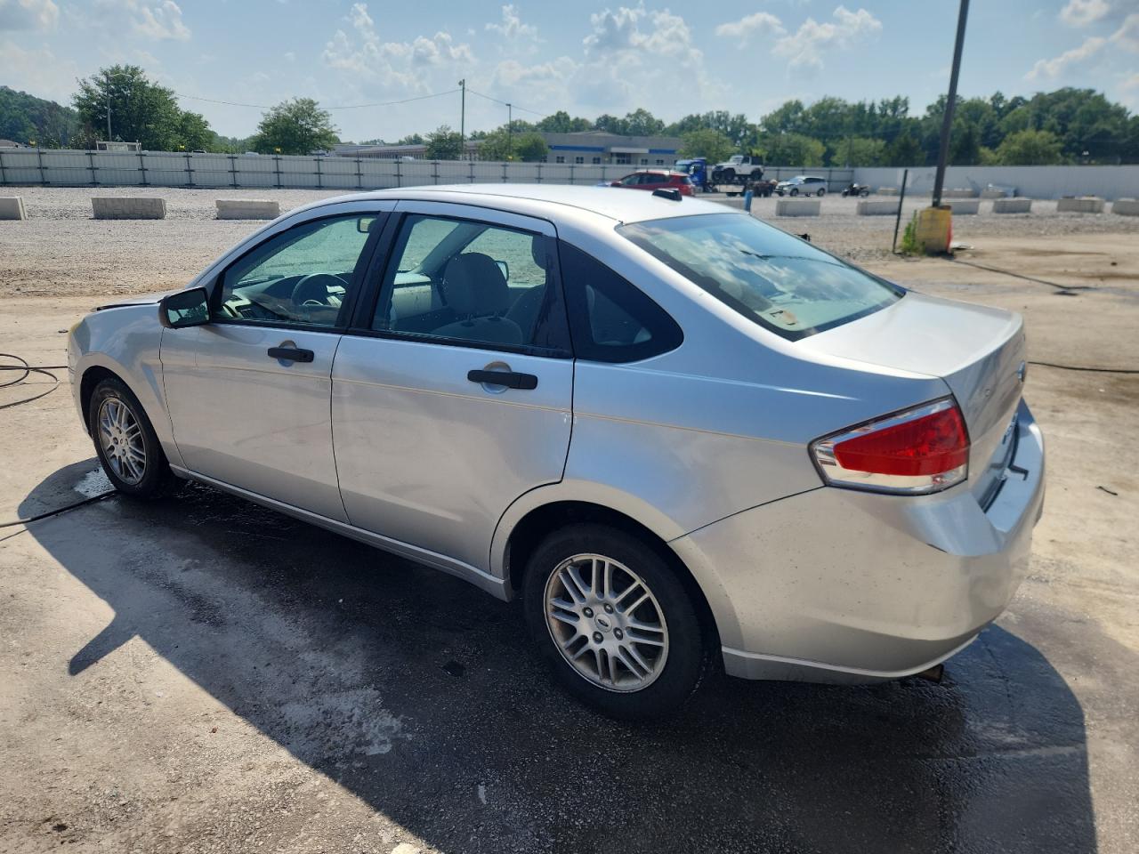 FORD FOCUS 2010 VIN 1FAHP3FN3AW172143 фото 2