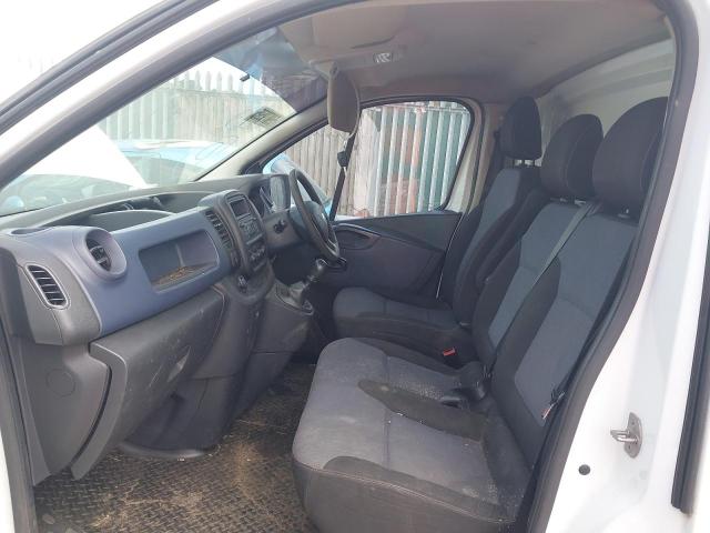 2015 VAUXHALL VIVARO 290