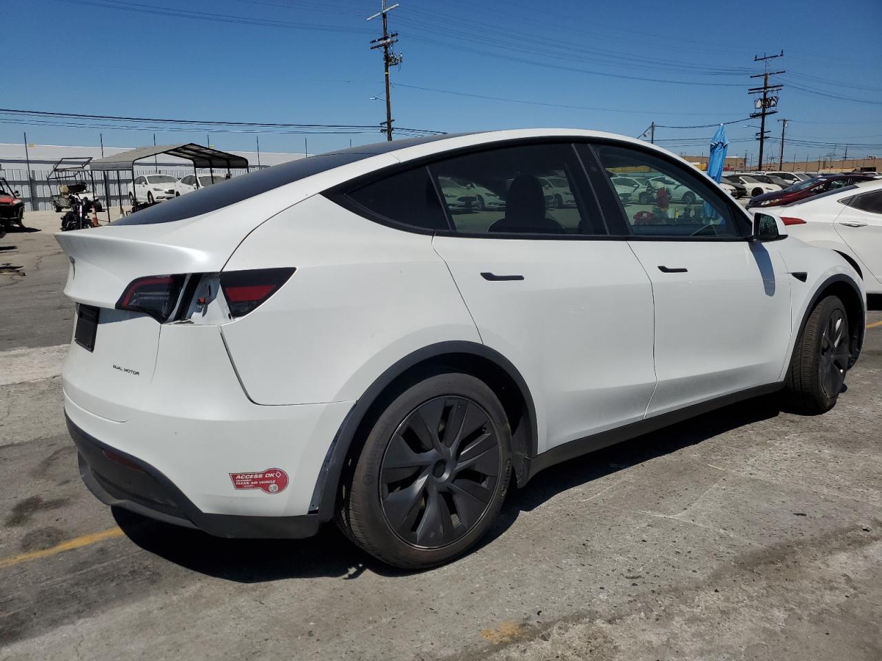 2024 Tesla Model Y VIN: 7SAYGAEE7RF101627 Lot: 62929215
