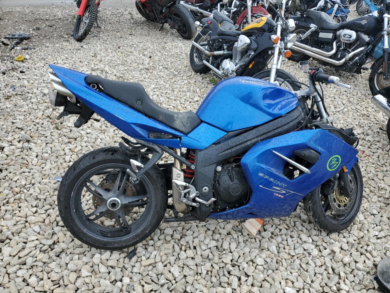 Franklin, WI에서 판매 중인 2005 Triumph Motorcycle Sprint St - Front End