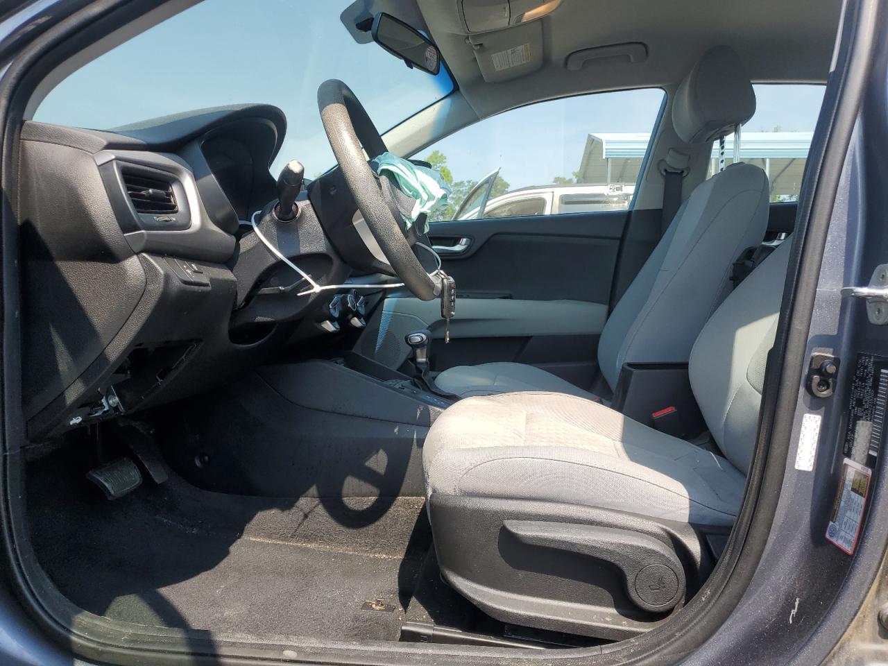 2019 Kia Rio S VIN: 3KPA24AB5KE215700 Lot: 61982575