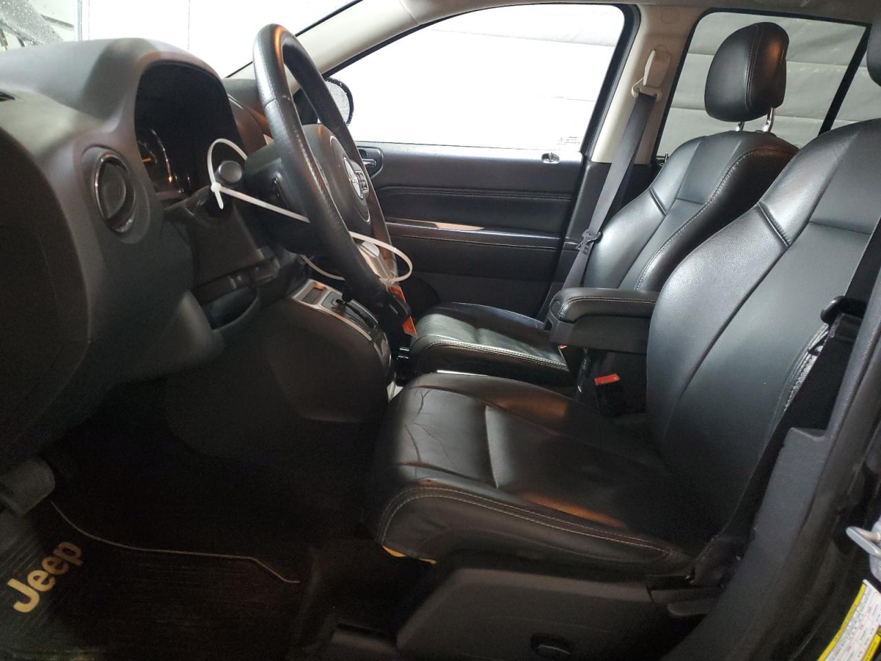 2016 Jeep Compass Latitude VIN: 1C4NJDEB3GD573062 Lot: 61073175