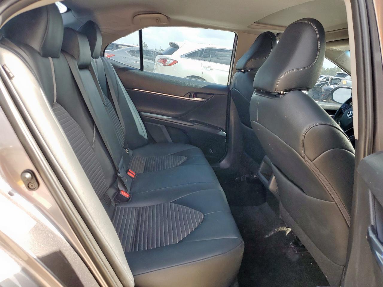 2019 Toyota Camry L VIN: 4T1B11HK6KU164037 Lot: 61160155